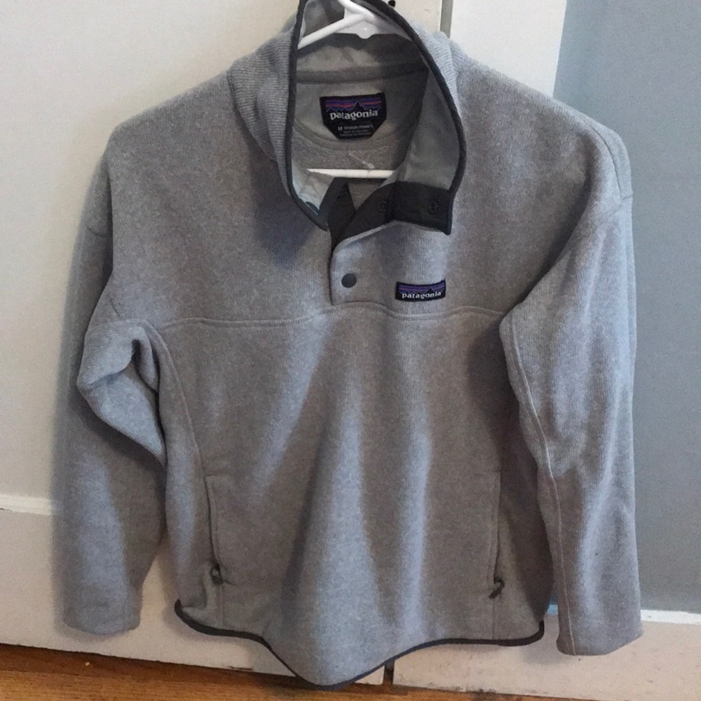 Women’s Patagonia grey fleece pullover